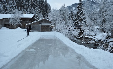 Feinschlief bei der Eisstockbahn im Windautal