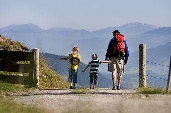 Familie am Berg